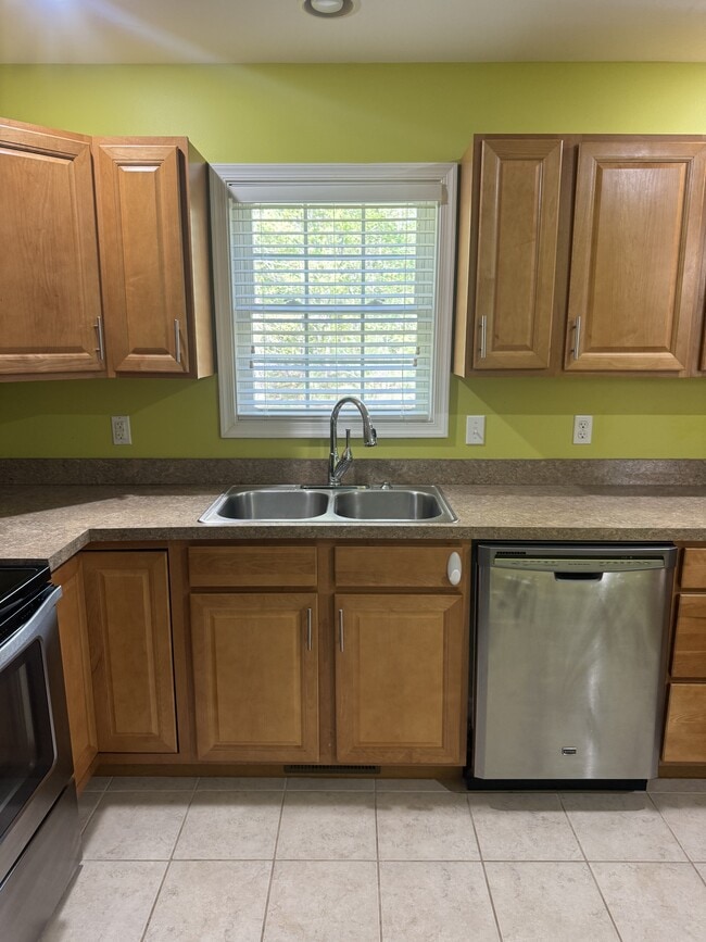 Building Photo - 4155 Captains Corridor