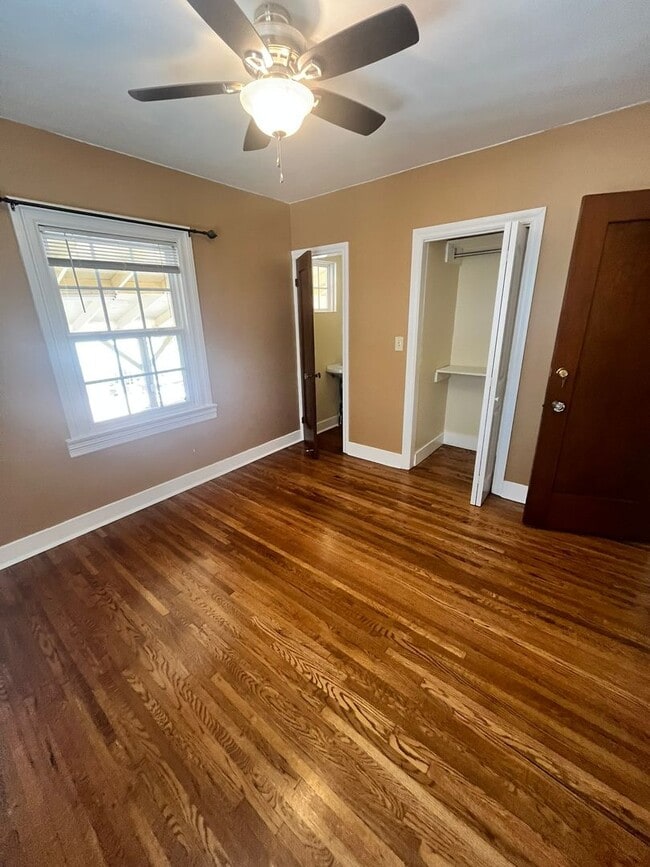 Building Photo - Well-Maintained San Diego Home with Classi...