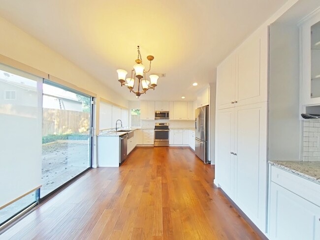 Building Photo - 15706 Havenrock Cir