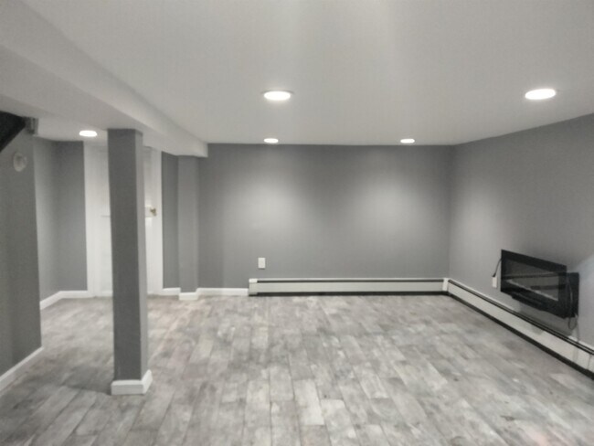 Building Photo - 667 Palisade Ave
