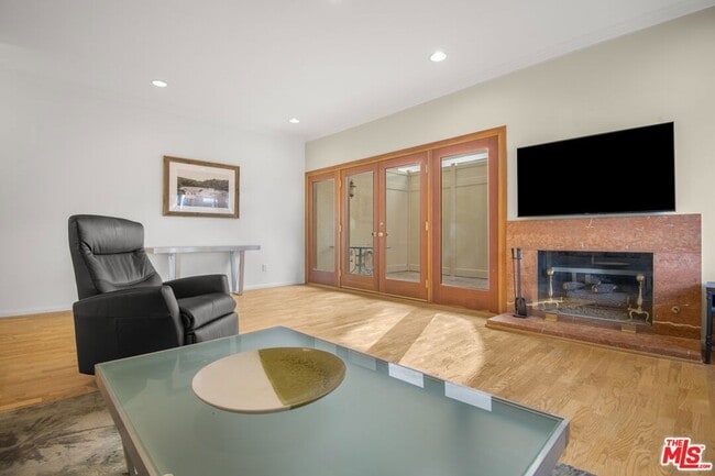 Building Photo - 916 15th St