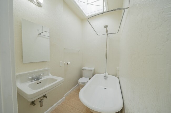 Building Photo - 4056 Piedmont Ave