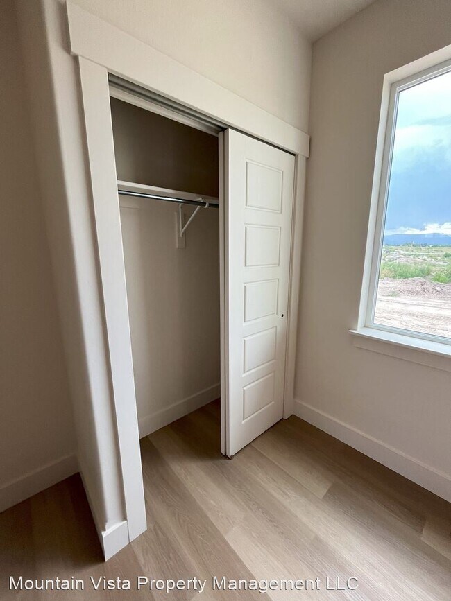 Building Photo - 3 br, 2.5 bath House - 20 Jockey Ct