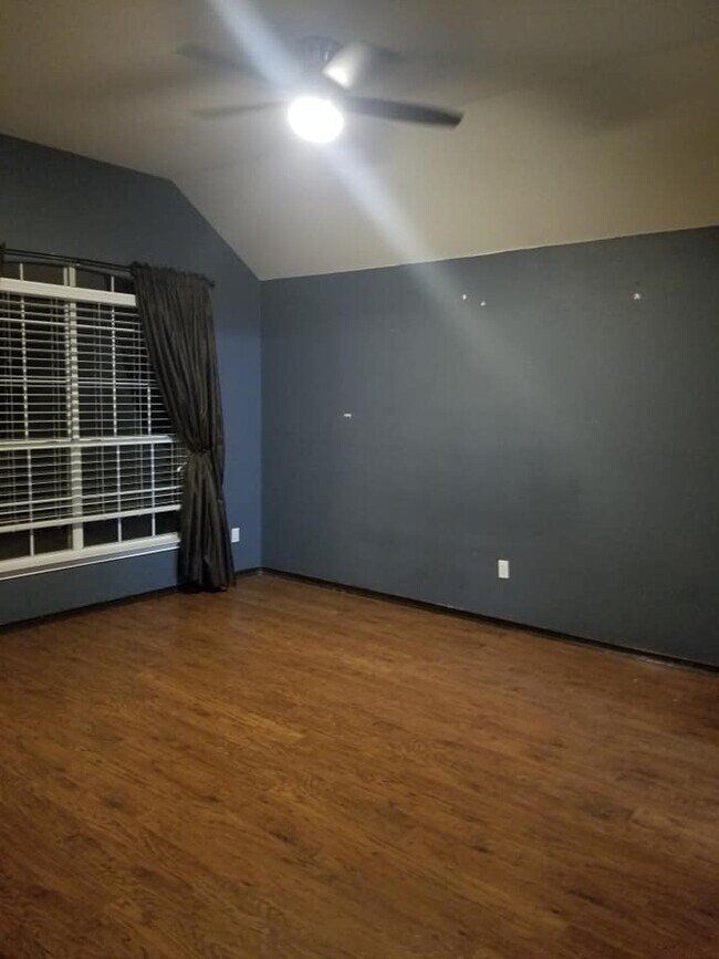 Building Photo - 5727 Woodmoss Ln