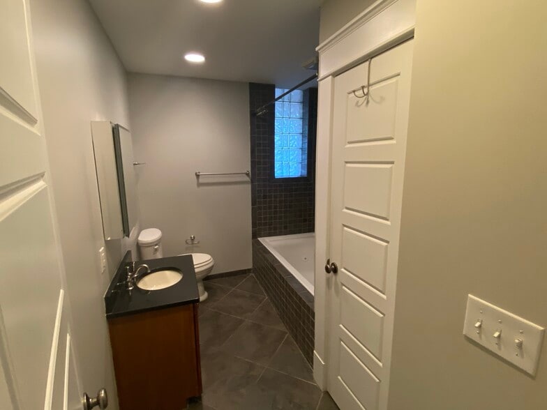 Building Photo - 1231 Bardstown Rd