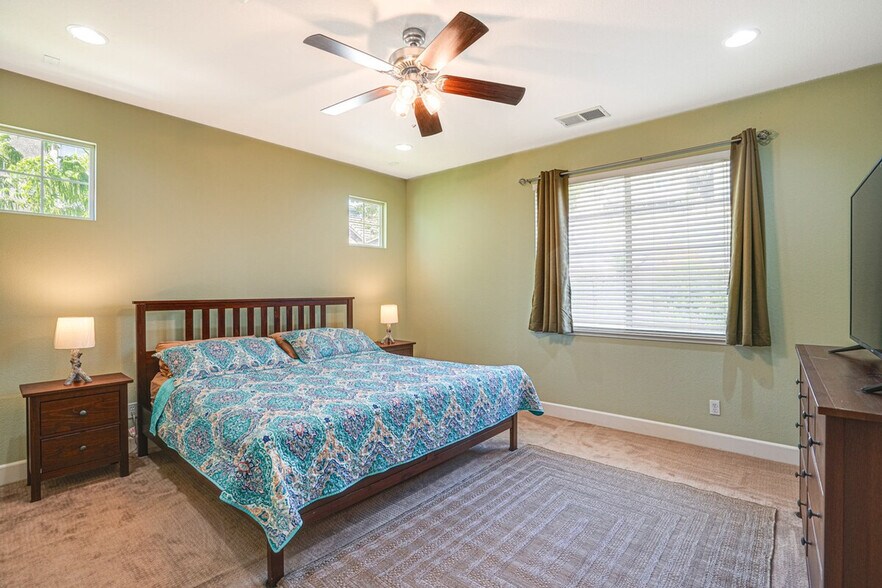 Building Photo - 140 Lawlor Ct