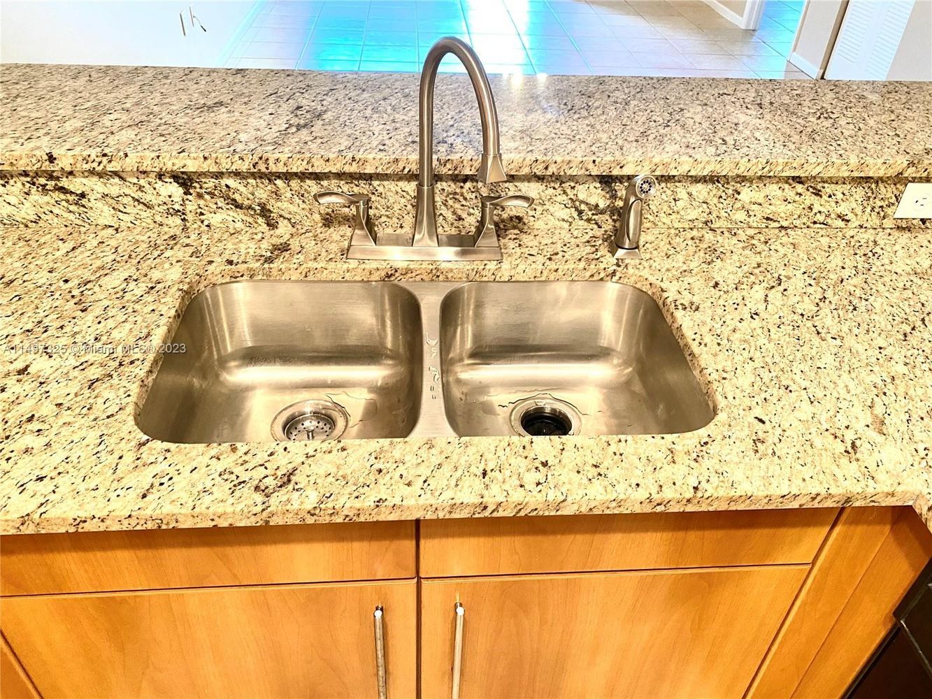 Building Photo - 5900 W Sample Rd