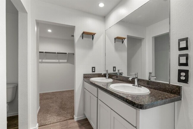 Building Photo - 5451 Tuscany Hills Ln