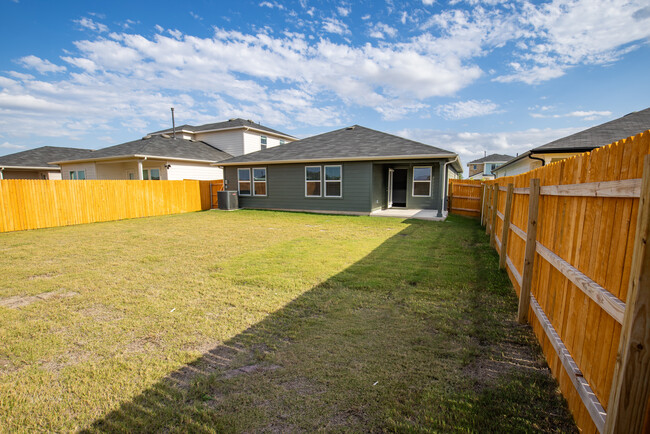 Building Photo - 650 Gladiola Loop