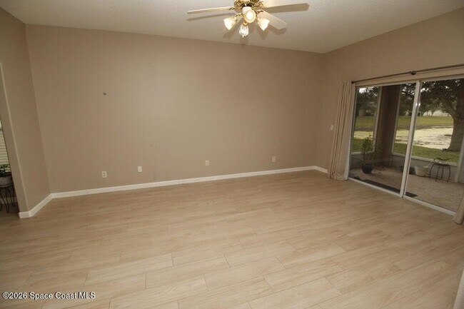 Building Photo - 348 Wishing Well Cir SW