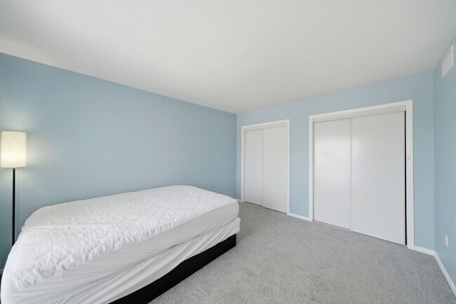 Building Photo - 8523 Hearth Dr