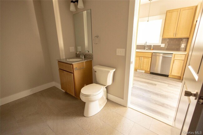 Building Photo - 104 North Rd