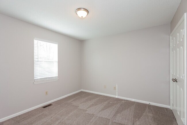 Building Photo - 2341 Castlecomer Dr