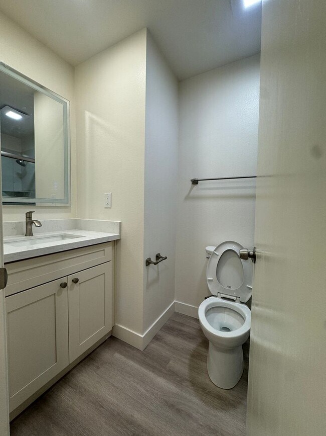 Building Photo - Samantha Way