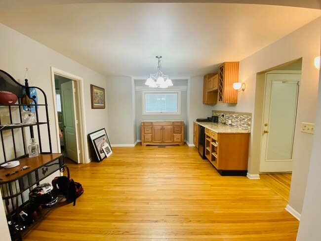 Building Photo - 21 N Julian St