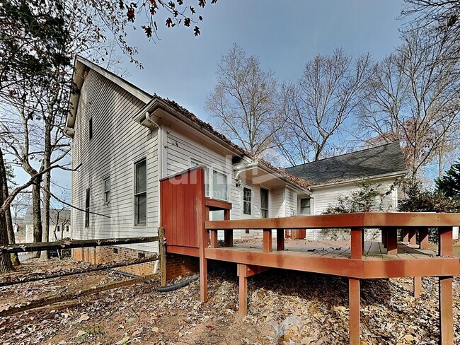 Building Photo - 8005 Red Oaks Trl