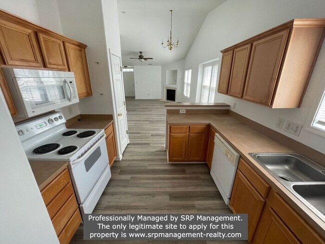 Building Photo - Great Three Bedroom Ranch with Fenced Yard...