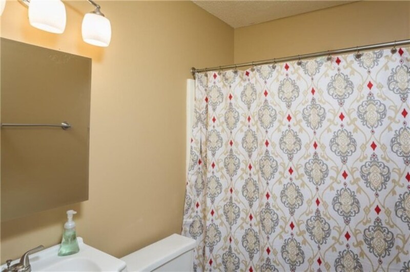 Building Photo - 204 Brambleton Ct