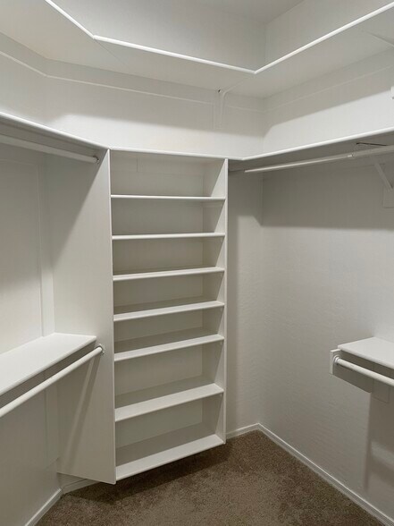 Building Photo - 2916 W Windsong Dr