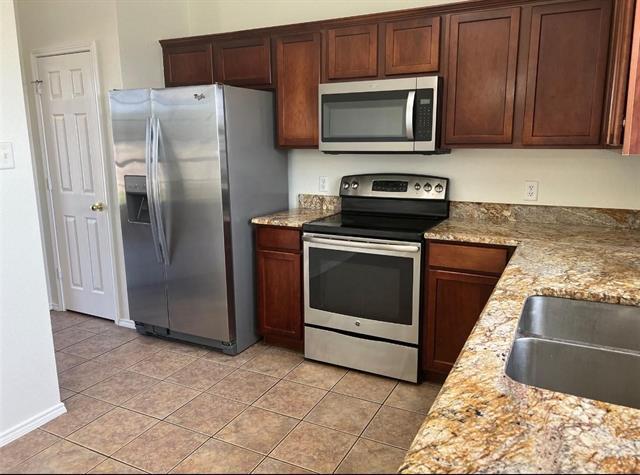 Building Photo - 2400 Rushing Springs Dr