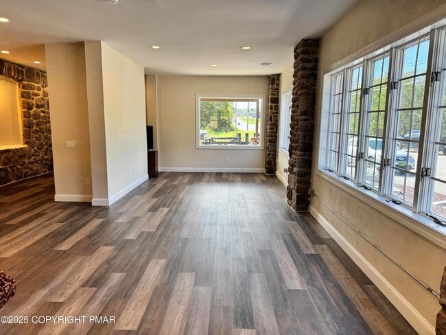 Building Photo - 3884 PA-115