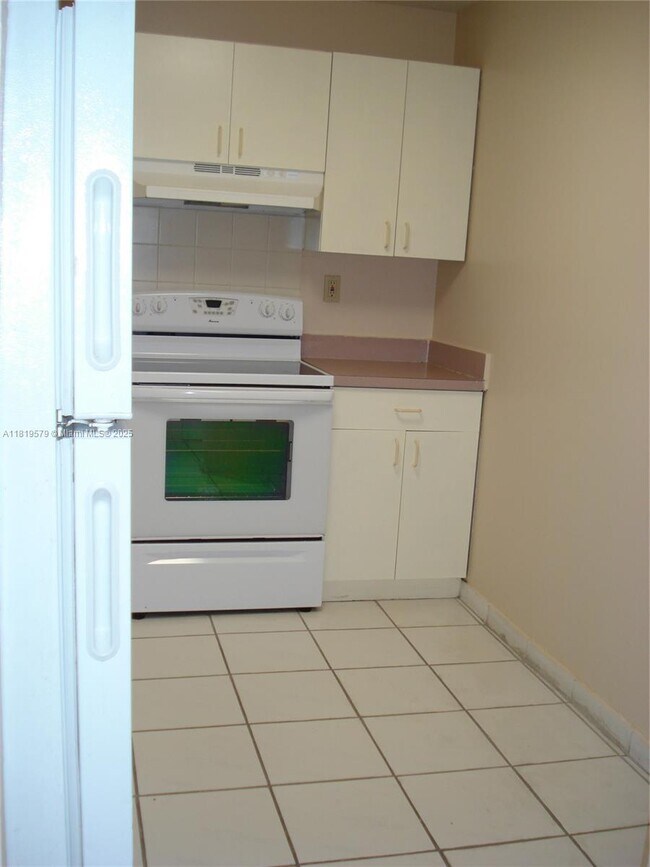 Building Photo - 5755 W 20th Ave