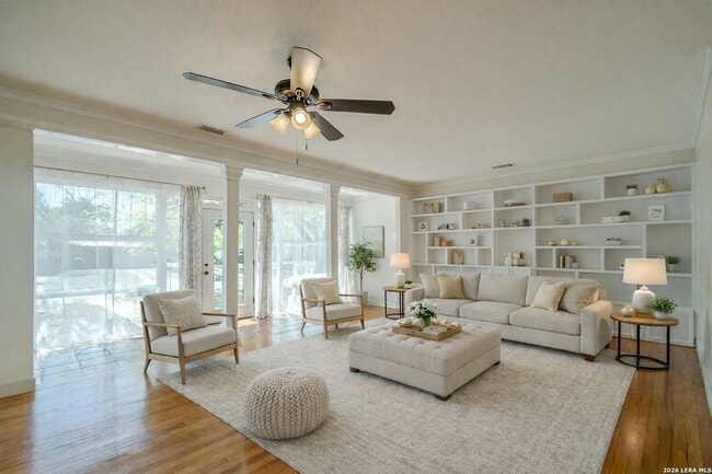 Building Photo - GORGEOUS 4-BEDROOM HOME IN TERRELL HEIGHTS