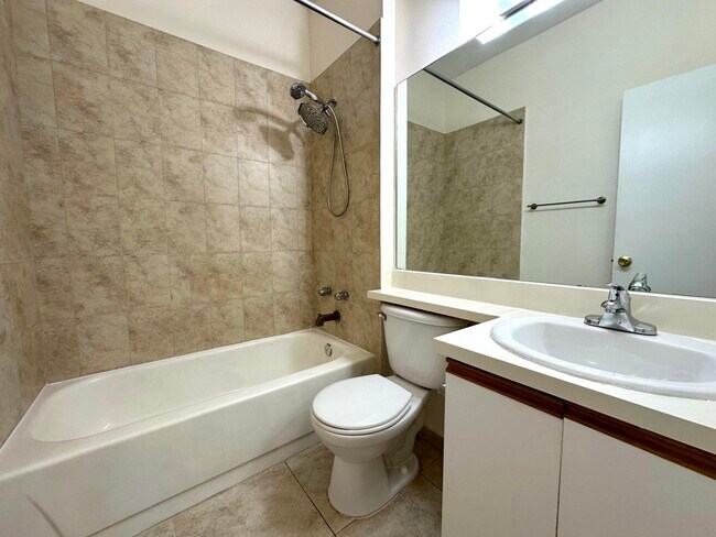 Building Photo - 720 Cypress Ln