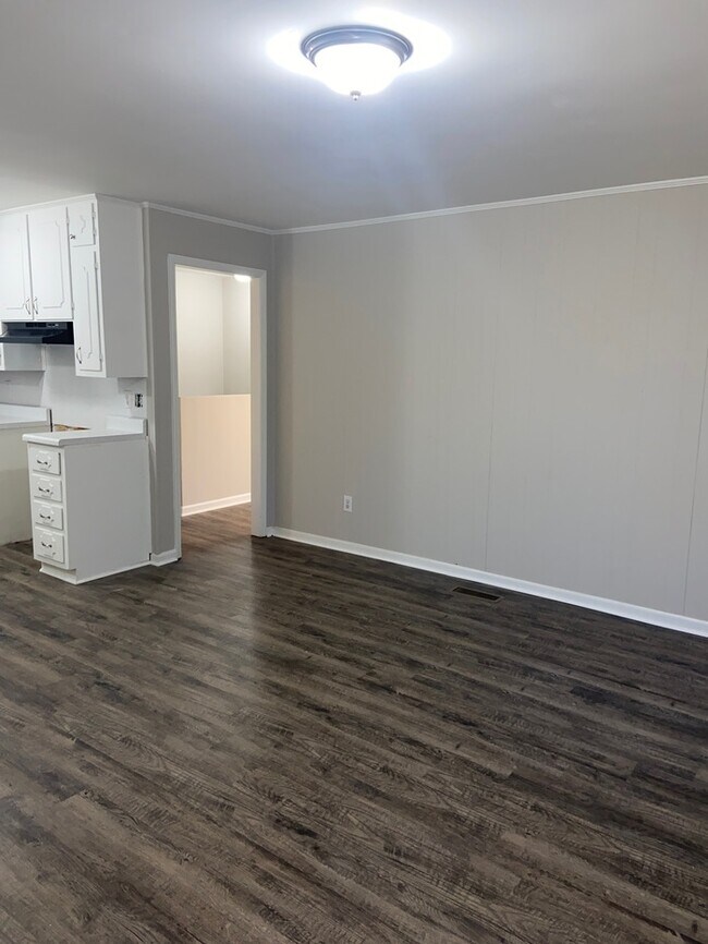 Building Photo - 600 20th Ct NE Center Point, AL 35215