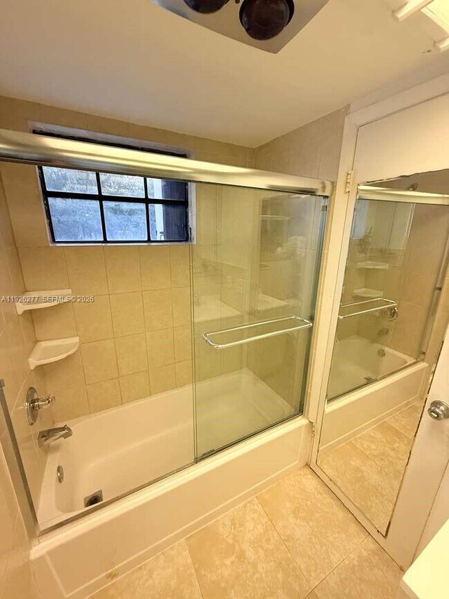 Building Photo - 1990 Brickell Ave