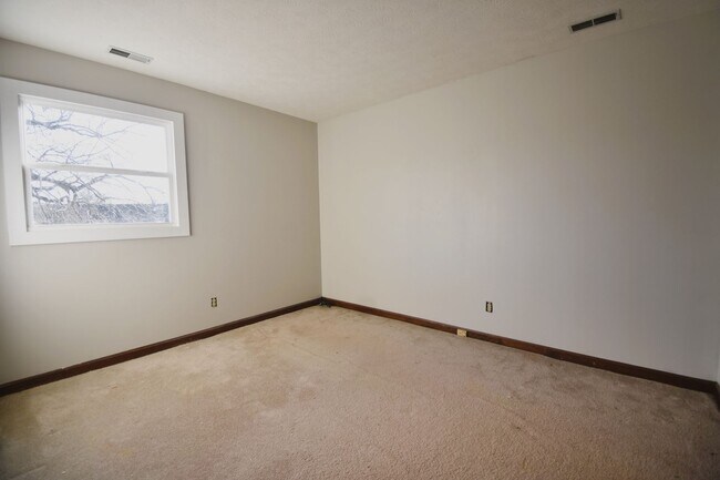 Building Photo - Coming Soon: 3 Bedroom 2.5 Bathroom on Over 2 Acres and Zoned for Horses