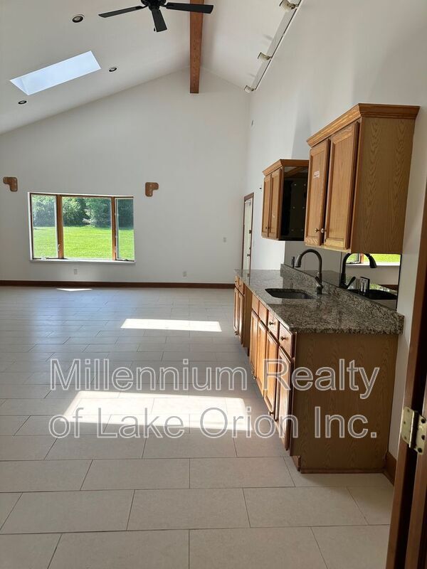 Building Photo - 24955 Westmoreland Dr