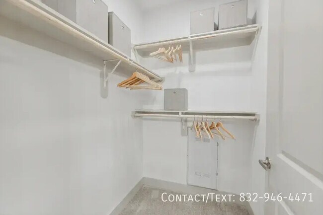 Building Photo - Act Fast: 6 Weeks Free Rent When You Lease...