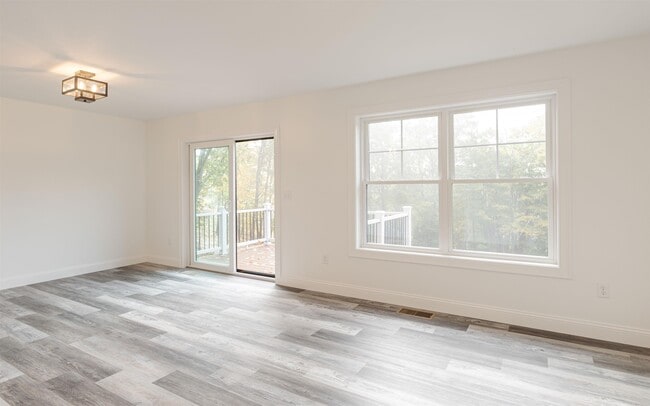 Building Photo - 359 Monadnock St