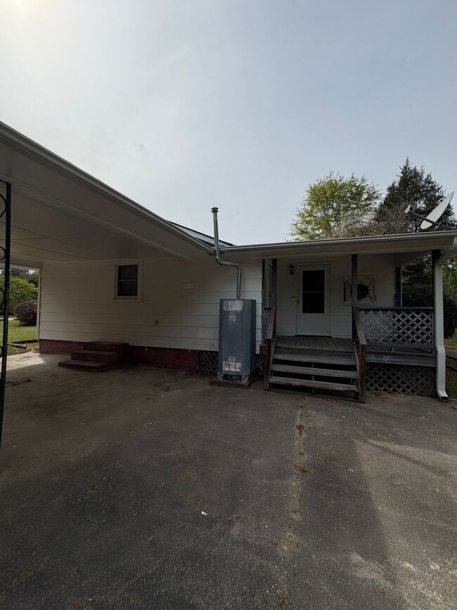 Building Photo - 3008 James Dail Rd