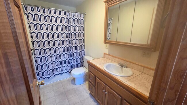 Building Photo - 9 Roberts Rd