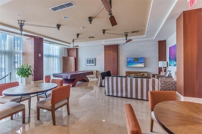 Building Photo - 1945 S Ocean Dr