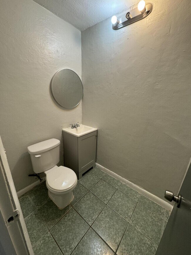 Building Photo - 2770 NW 25th St