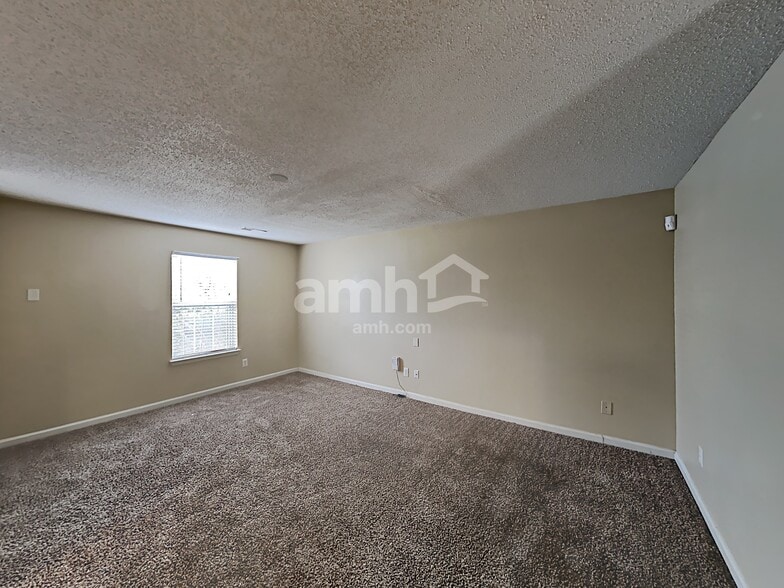 Building Photo - 4650 Grove Ct