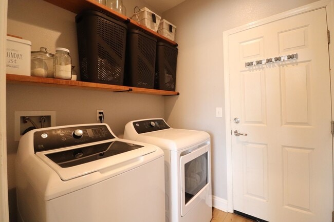 Building Photo - Great Pasadera Home