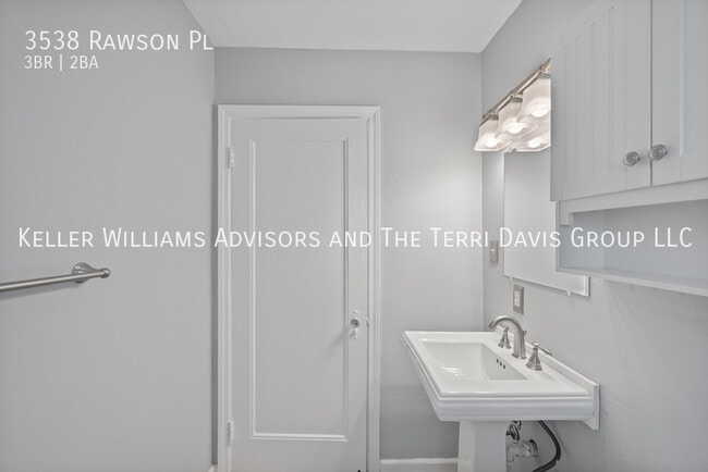 Building Photo - 3538 Rawson Pl