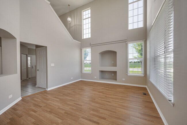 Building Photo - 23932 McMullin Cir