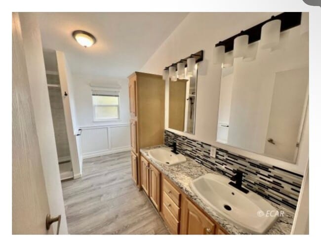 Building Photo - 1306 Dotta Dr