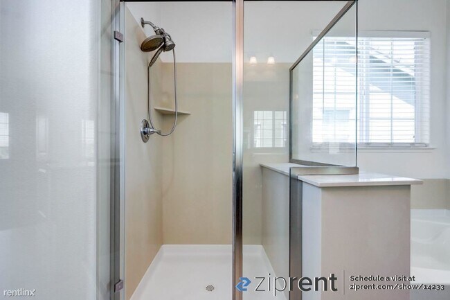 Building Photo - 4 br, 3 bath House - 1125 Berkshire Dr, La...