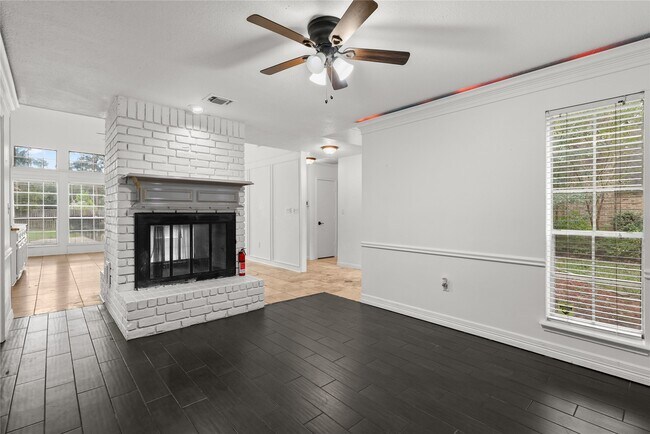 Building Photo - 13206 Chriswood Dr