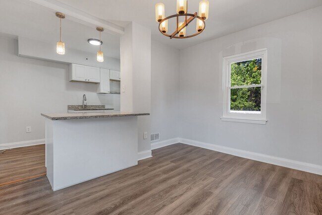 Building Photo - PENDING - Newly Renovated 3 Bedroom 2 Bathroom in
