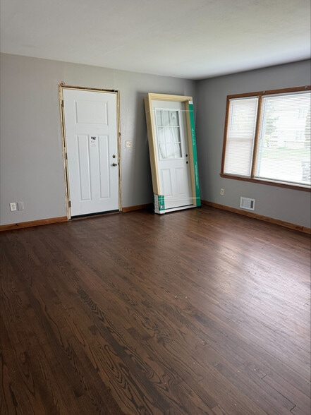 Building Photo - 3619 10th Ave