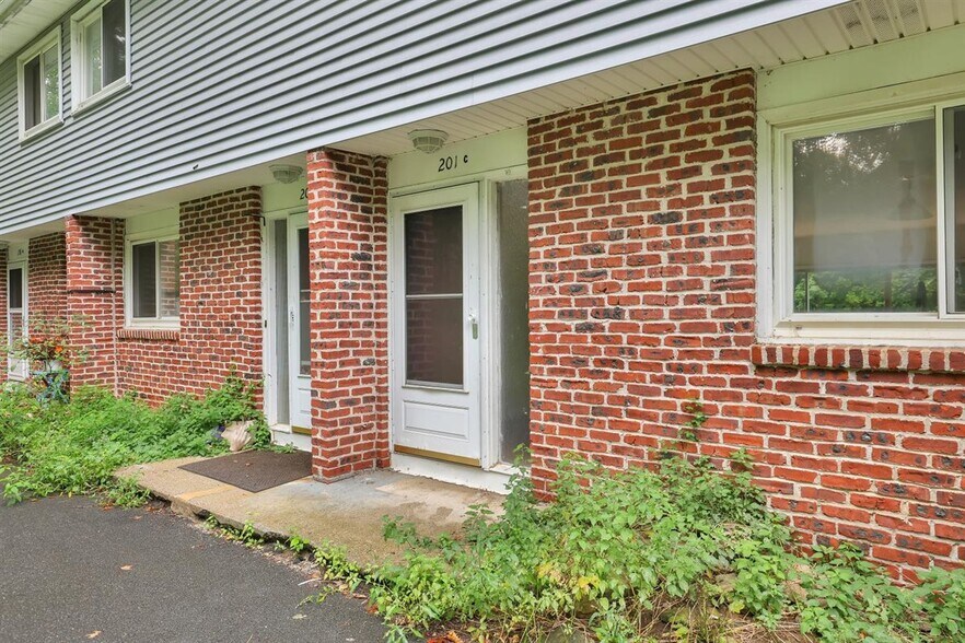 Building Photo - 201 Baxter Rd