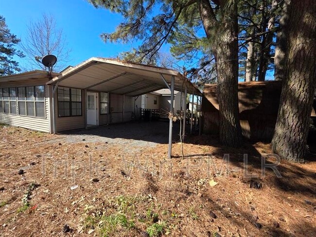 Building Photo - 202 Rosemary Ln