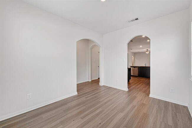 Building Photo - 2112 Mule Ridge Dr